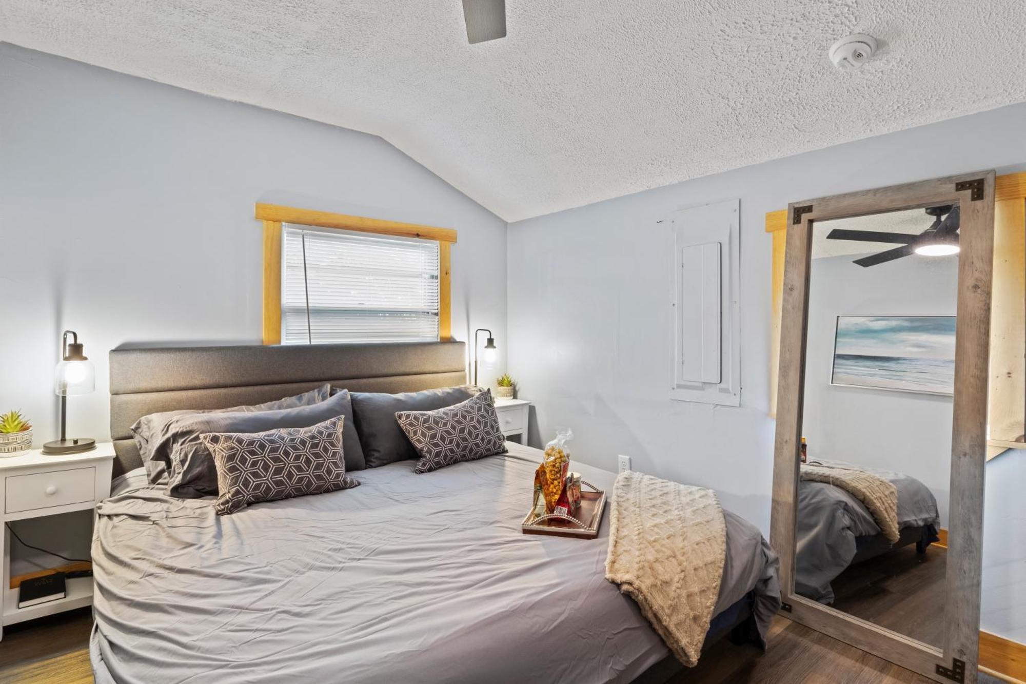 Cozy Home W/ King Bed & Lake Access 卡南代瓜 外观 照片